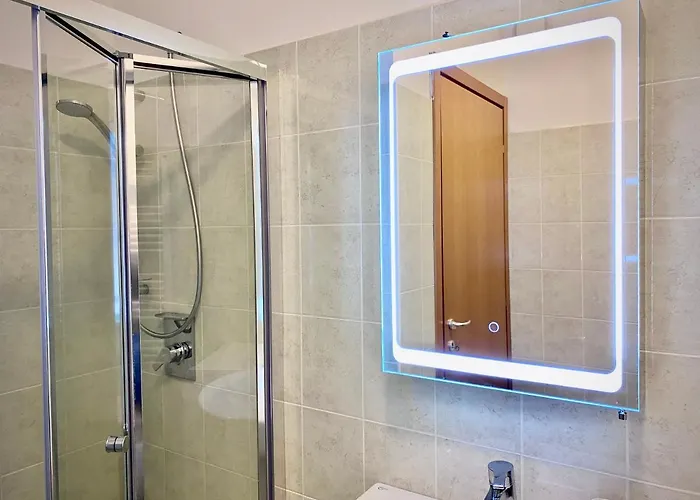 Triumph Tower Politecnico * Milán